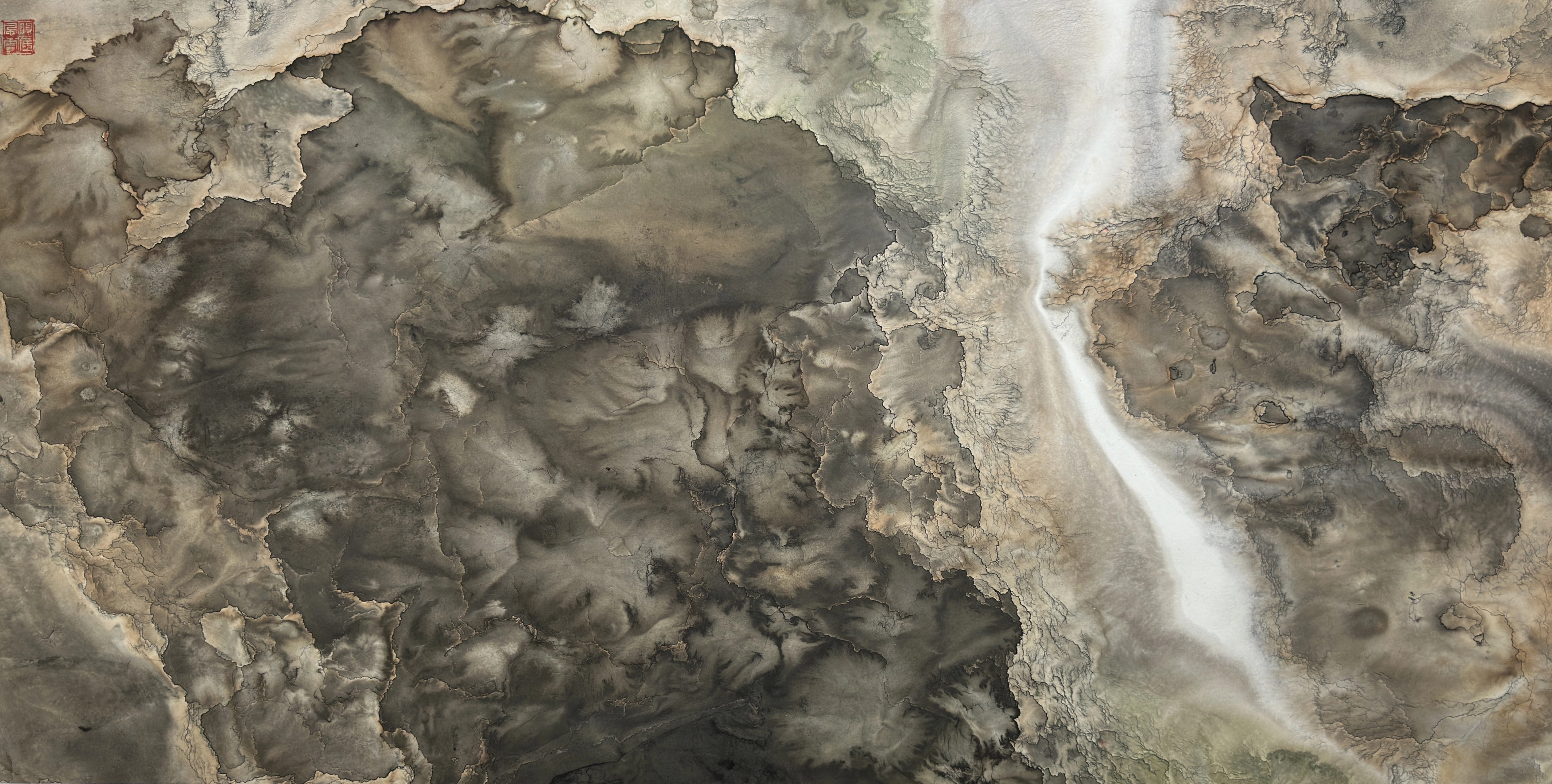 潘漢邦_隱徑_134 × 68.5cm_茶墨紙本